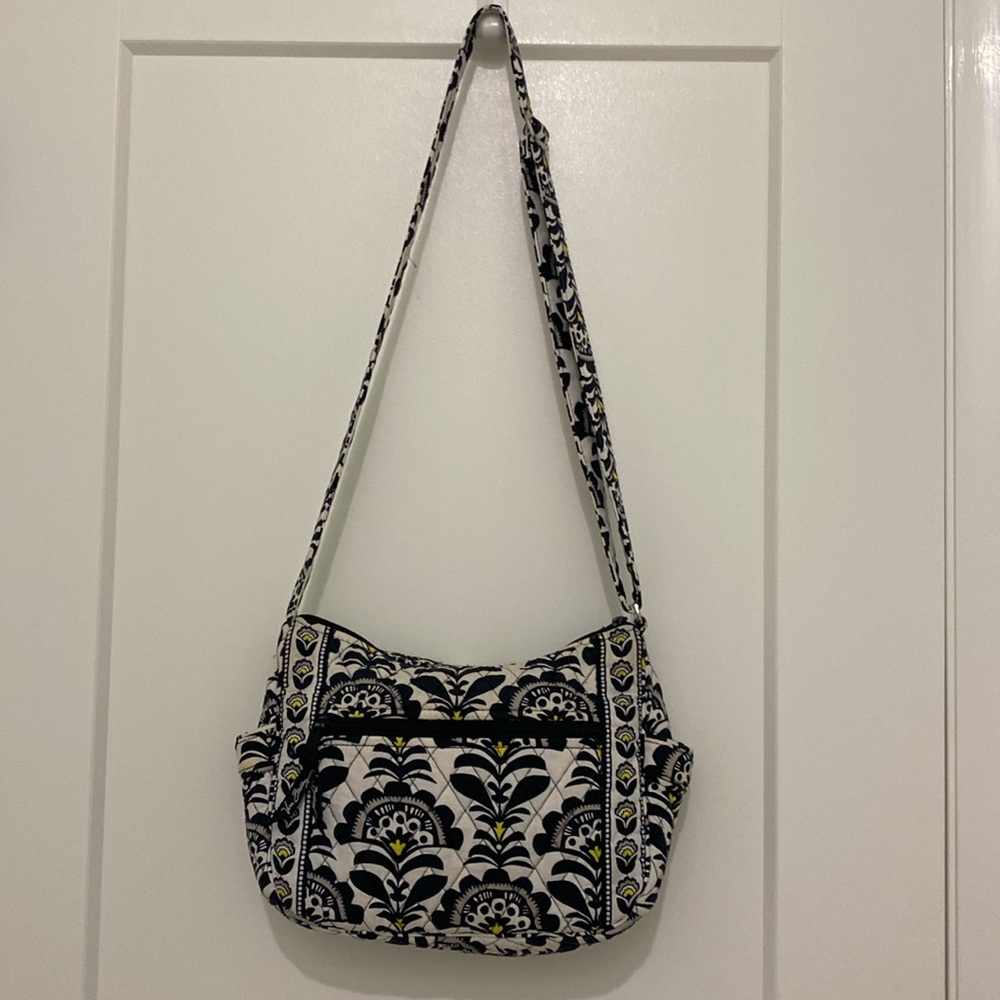 Vera Bradley Retired Fanfare Pattern crossbody / Shoulder Bag - Picture 4 of 16